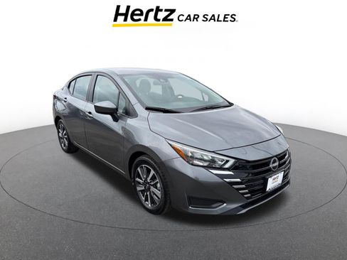 Used 2025 Nissan Versa SV image 1