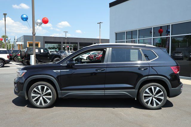 Used 2024 Volkswagen Taos SE FWD image 6