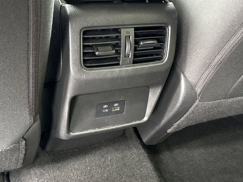 Used 2023 Nissan Rogue SV FWD image 10