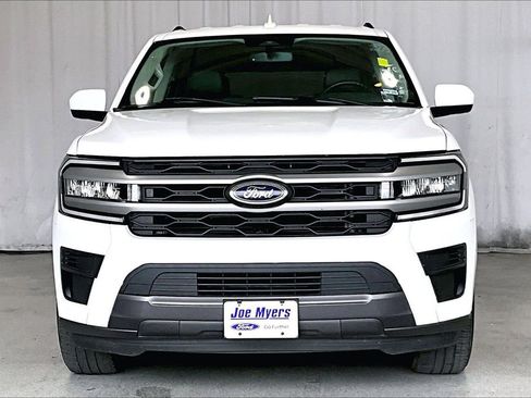 Used 2024 Ford Expedition XLT image 3
