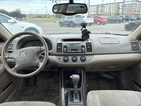Used 2004 Toyota Camry LE FWD image 10