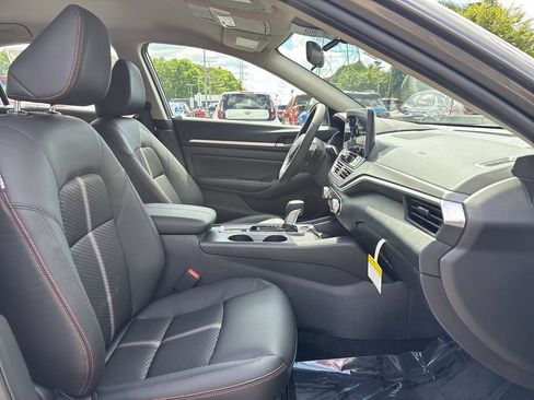 New 2026 Nissan Altima 2.5 SR AWD/4WD image 18