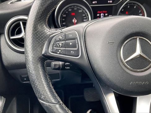Used 2018 Mercedes-Benz CLA 250 image 18
