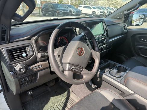 Used 2023 Nissan Titan PRO-4X w/ Pro-4x Convenience Package image 15