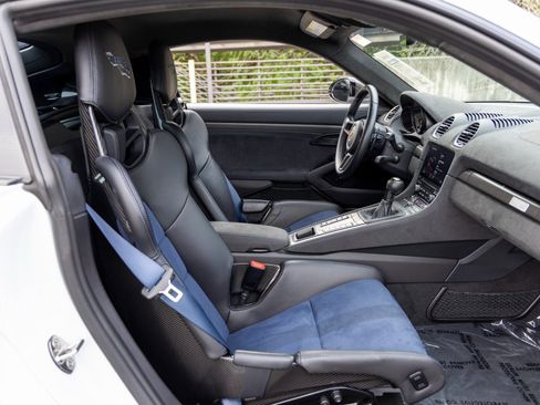 Used 2023 Porsche 718 Cayman GT4 RS image 59