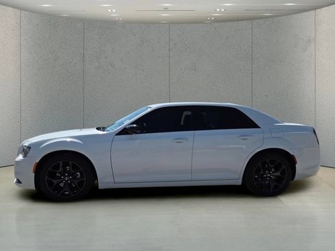 Used 2023 Chrysler 300 Touring w/ Sport Appearance Package RWD image 9