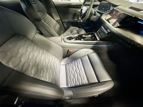 New 2026 Audi RS e-tron GT performance image 28