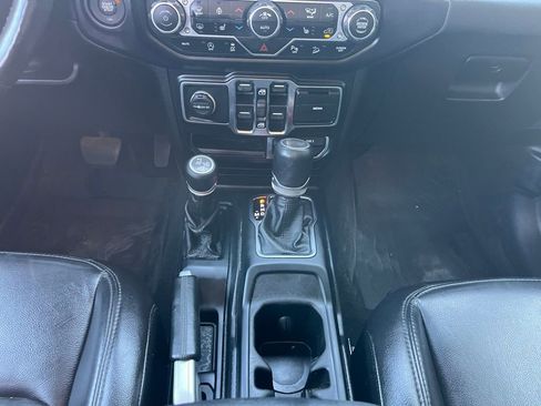 Used 2021 Jeep Wrangler Unlimited Sahara image 37