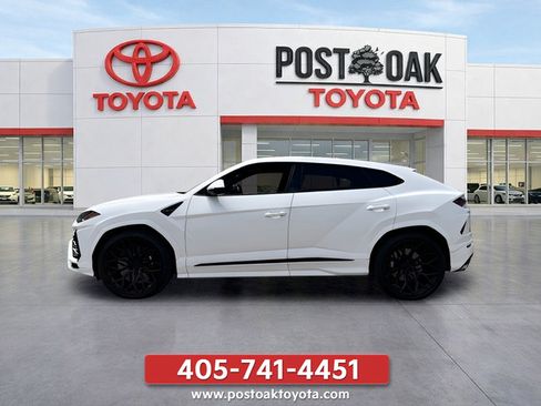 Used 2020 Lamborghini Urus AWD/4WD image 3