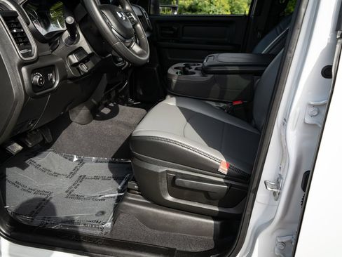 New 2026 RAM 3500 Tradesman AWD/4WD image 17