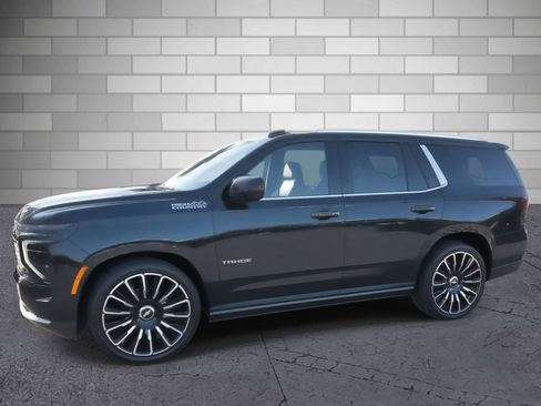 Used 2025 Chevrolet Tahoe High Country image 2