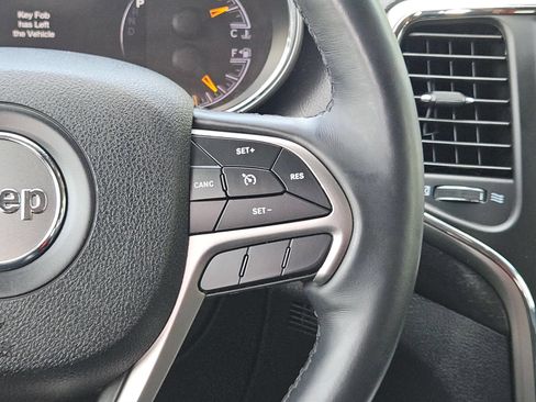 Used 2018 Jeep Grand Cherokee Altitude RWD image 22