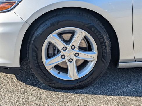 Certified 2021 Chevrolet Malibu LS image 10