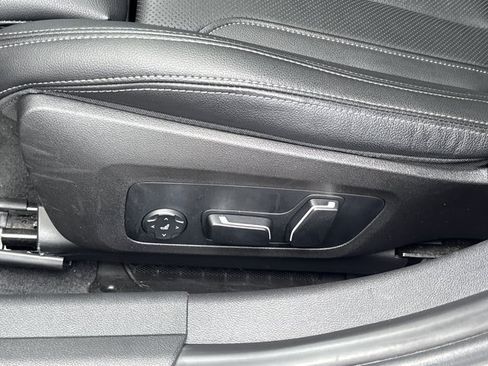 Used 2024 BMW 330e xDrive AWD/4WD image 17