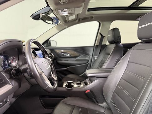 Used 2022 GMC Terrain Denali image 14