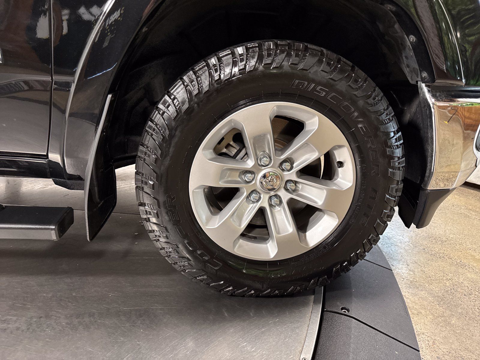 Used 2021 RAM 1500 Laramie AWD/4WD image 14