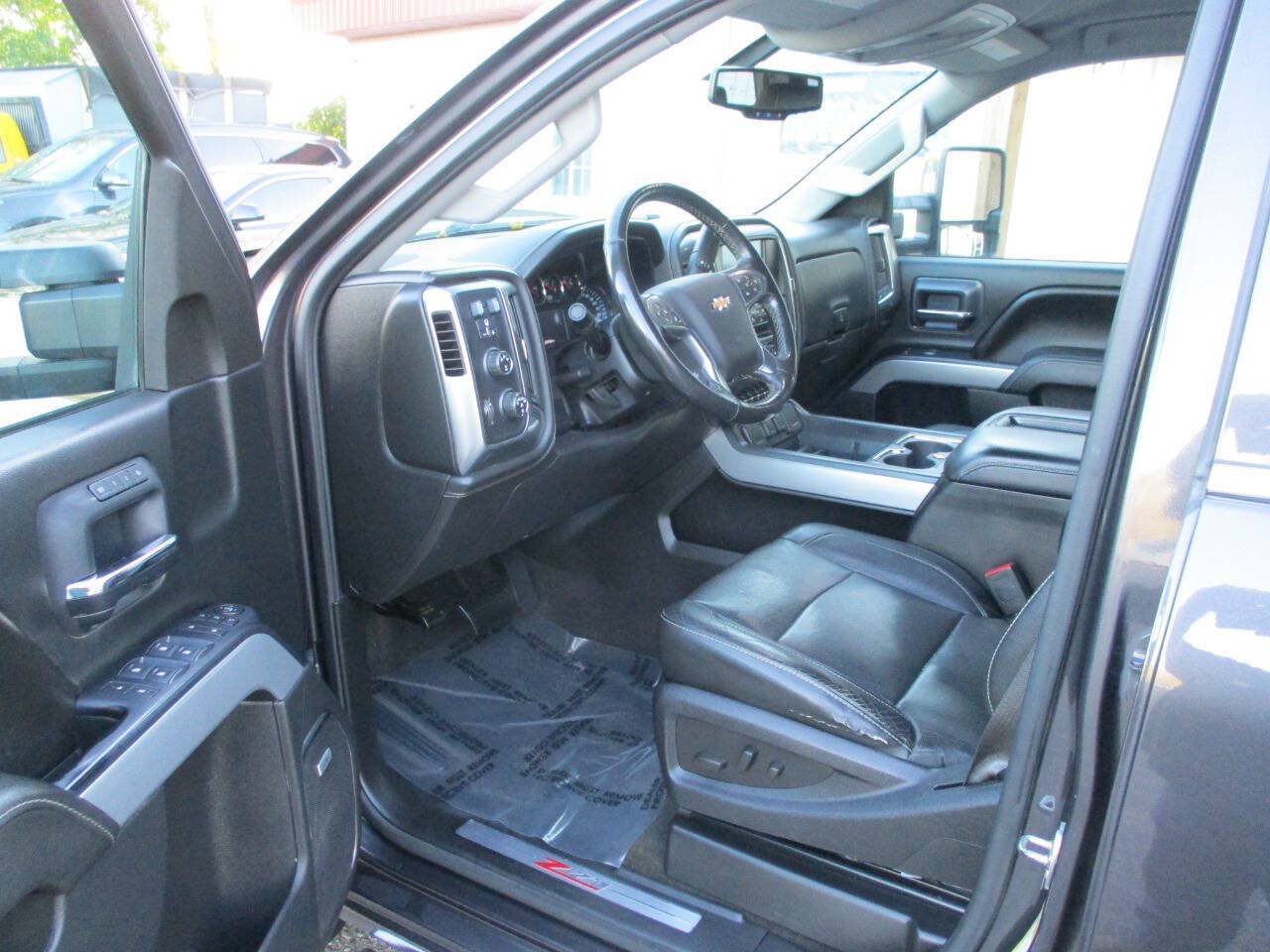 Used 2015 Chevrolet Silverado 2500 LTZ w/ Duramax Plus Package AWD/4WD image 17