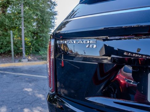 Used 2025 Cadillac Escalade IQ Luxury 2 image 29