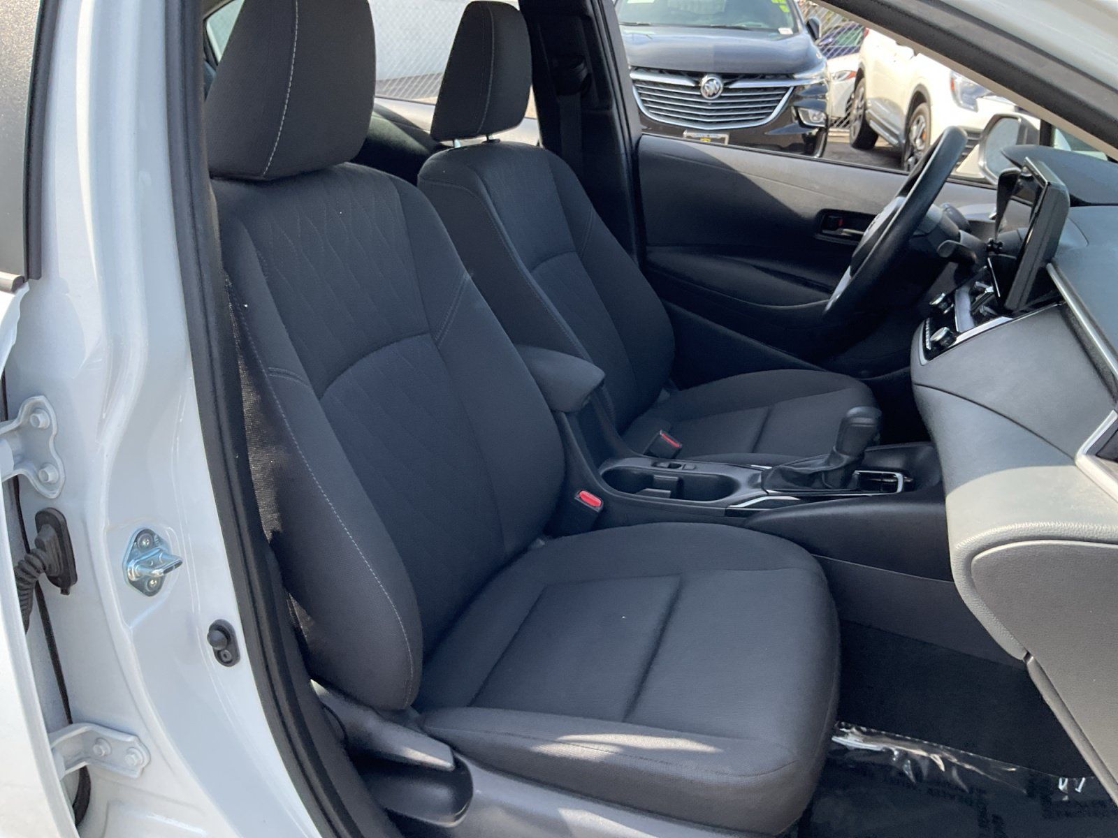 Used 2025 Toyota Corolla LE FWD image 21