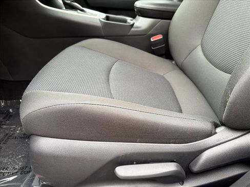 Used 2025 Toyota RAV4 LE AWD/4WD image 12