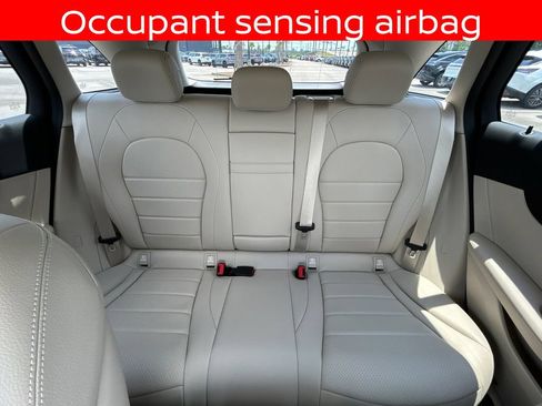 Used 2022 Mercedes-Benz GLC 300 image 26