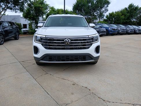 New 2026 Volkswagen Atlas SE FWD image 2