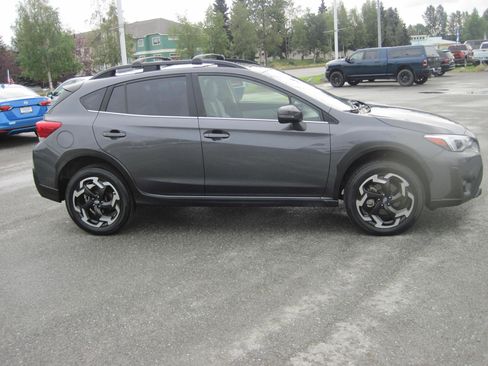 Used 2023 Subaru Crosstrek 2.5i Limited image 3
