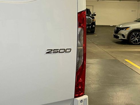Used 2025 Mercedes-Benz Sprinter 2500 image 15