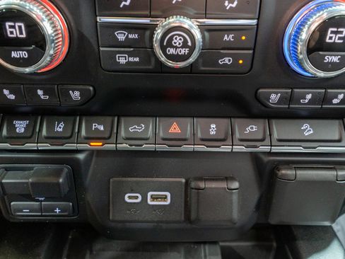 Used 2020 GMC Sierra 2500 Denali w/ Denali Ultimate Package image 29