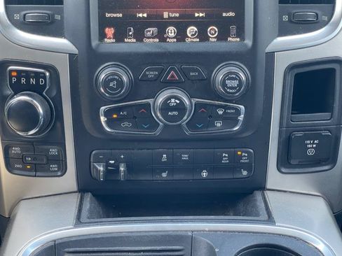 Used 2017 RAM 1500 SLT AWD/4WD image 22