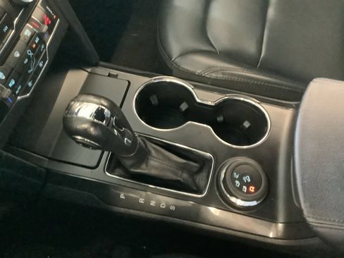 Used 2019 Ford Explorer XLT w/ Equipment Group 202A AWD/4WD image 17