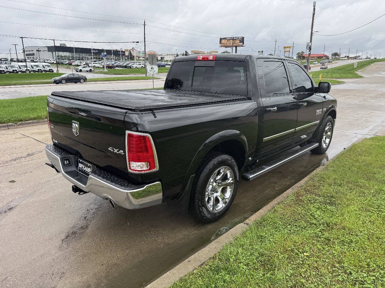 Used 2016 RAM 1500 Laramie w/ Convenience Group AWD/4WD image 5