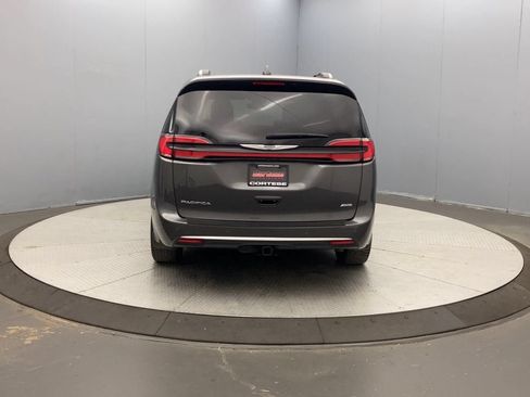 Used 2022 Chrysler Pacifica Pinnacle AWD/4WD image 4