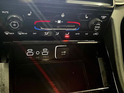 Used 2023 Jeep Grand Cherokee L Altitude image 15