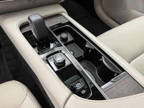Certified 2023 Volvo XC90 B5 Plus w/ Protection Package Premier AWD/4WD image 21