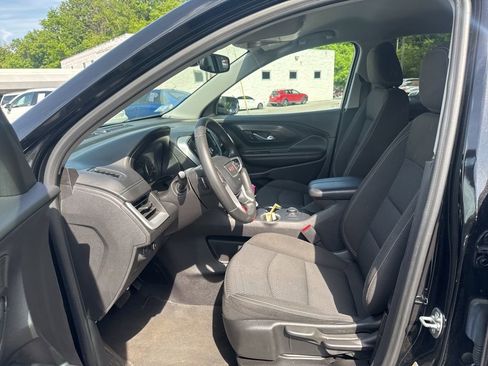 Used 2024 GMC Terrain SLE AWD/4WD image 16