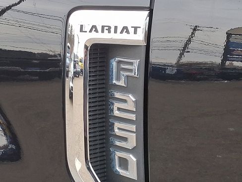 Used 2019 Ford F250 Lariat w/ Lariat Ultimate Package image 31