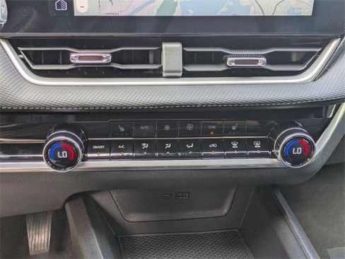 New 2026 Chevrolet Equinox LT w/ Convenience Package II image 21