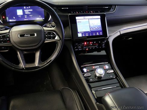 Used 2022 Jeep Grand Cherokee Overland w/ Adv Protech Group III image 16