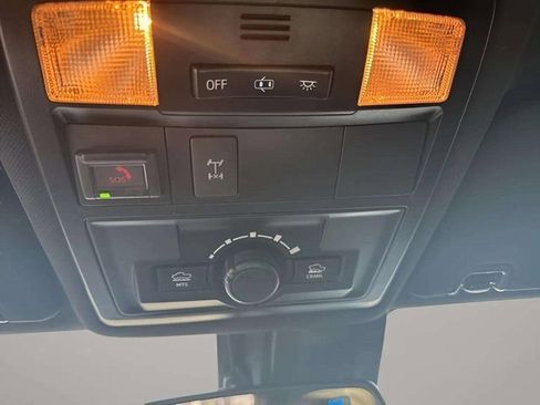 Used 2020 Toyota Tacoma TRD Off-Road w/ Technology Package image 12