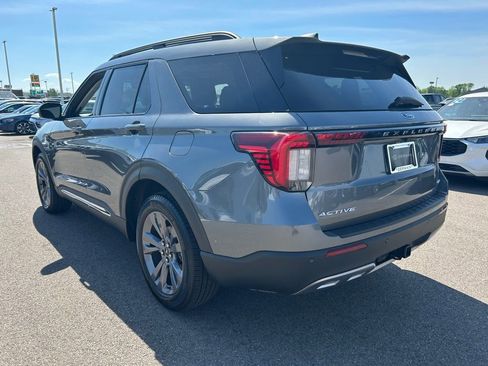 Used 2025 Ford Explorer Active w/ Active Comfort Package AWD/4WD image 6