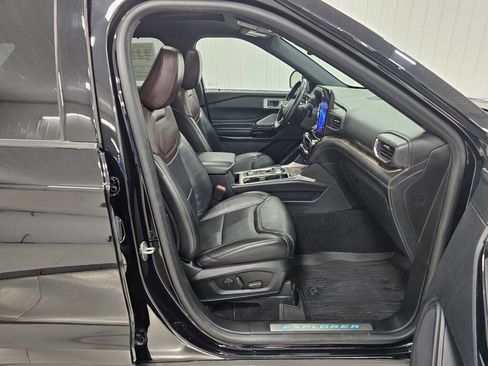 Used 2021 Ford Explorer Platinum w/ Equipment Group 601A image 25