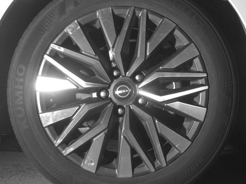Used 2025 Nissan Altima 2.5 SV FWD image 13
