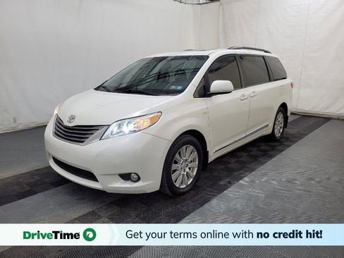 Used 2017 Toyota Sienna XLE w/ XLE Navigation Package AWD/4WD image 1