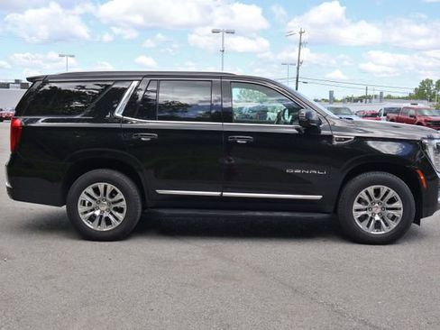 Used 2025 GMC Yukon Denali AWD/4WD image 6