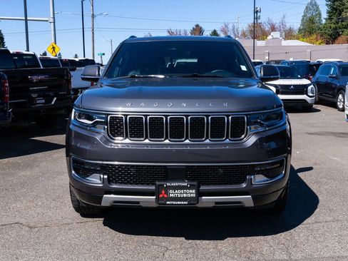 Used 2022 Jeep Wagoneer Series II AWD/4WD image 2