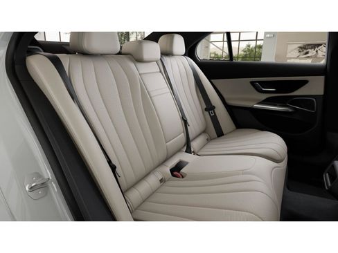 New 2026 Mercedes-Benz E 350 4MATIC Sedan image 5