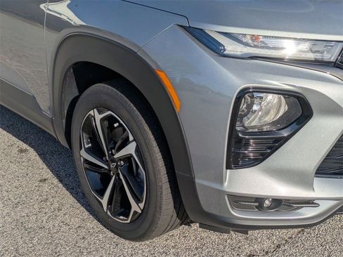 Used 2023 Chevrolet TrailBlazer RS w/ Sun and Liftgate Package image 10
