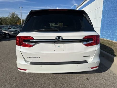 Used 2024 Honda Odyssey Touring image 2