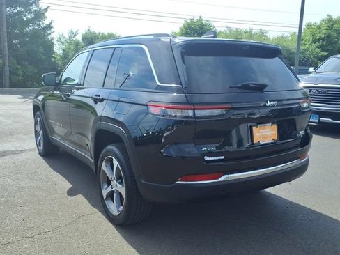 Certified 2023 Jeep Grand Cherokee Limited w/ Luxury Tech Group II AWD/4WD image 5